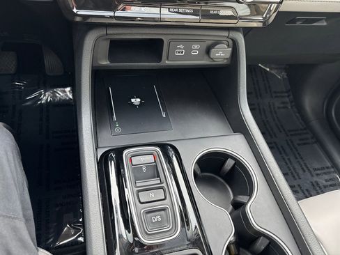 Used 2023 Honda Pilot Touring image 18