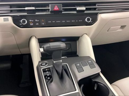 Certified 2026 Kia Sportage EX FWD image 8