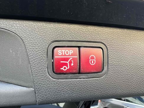 Used 2019 Mercedes-Benz GLC 43 AMG 4MATIC SUV - AMG PERFORMANCE E image 12