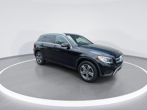 Used 2019 Mercedes-Benz GLC 300 image 2