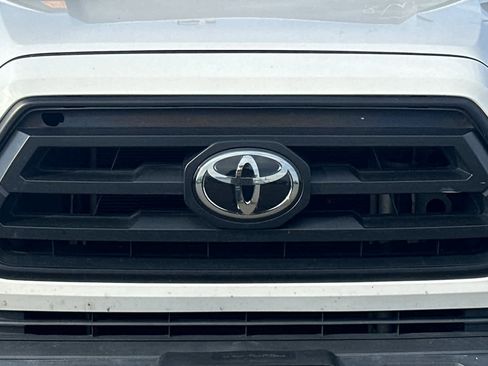 Used 2022 Toyota Tacoma SR image 10