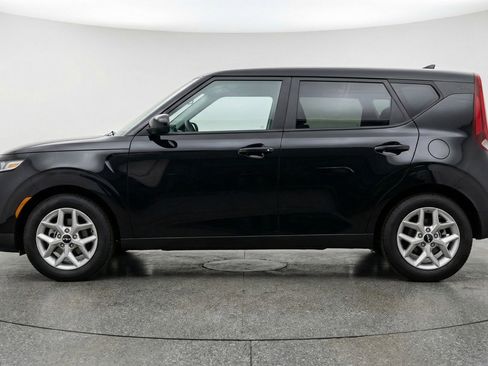 Used 2025 Kia Soul LX w/ LX Technology Package FWD image 5