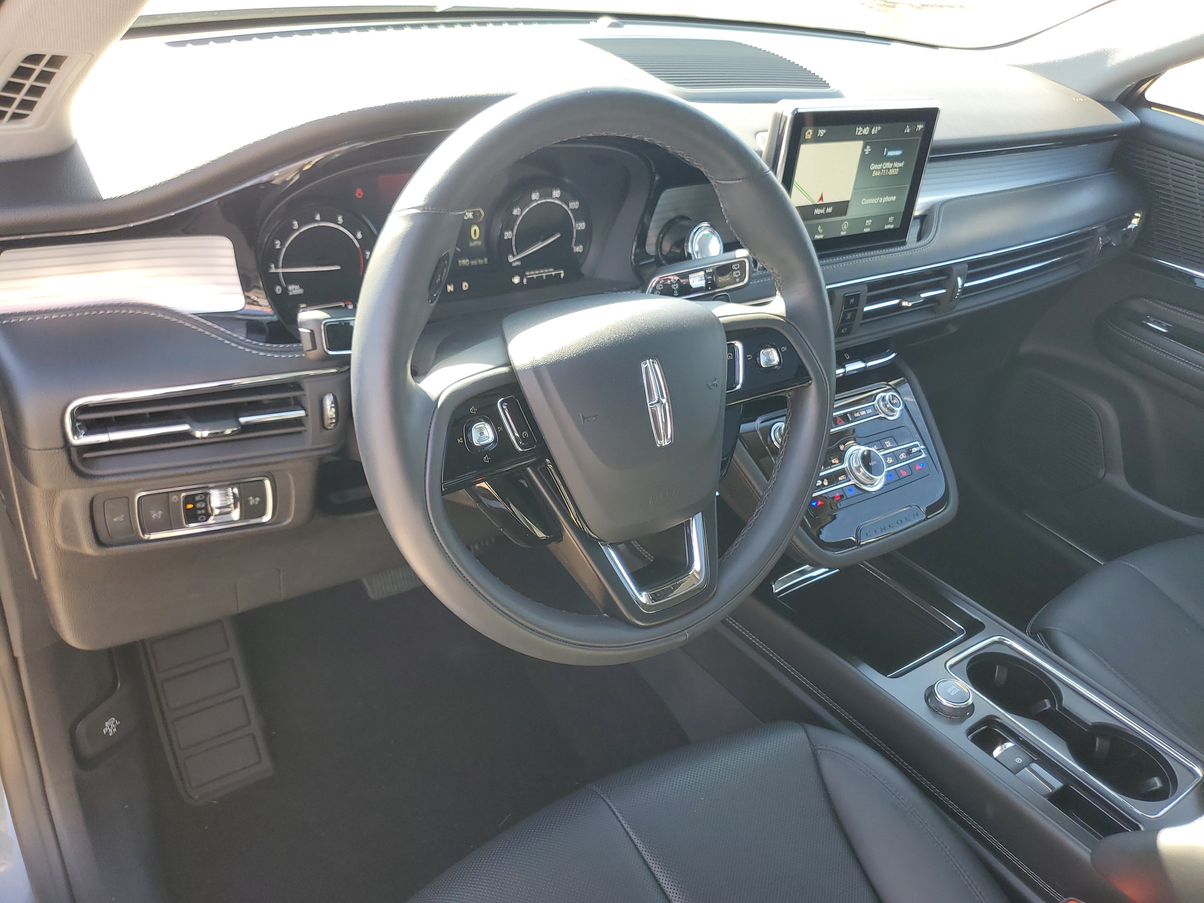 Used 2022 Lincoln Corsair AWD w/ Premium Package image 13