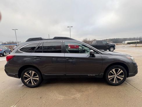 Used 2019 Subaru Outback 2.5i Limited image 4