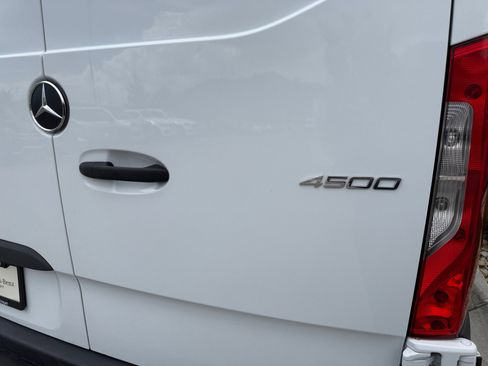 Used 2024 Mercedes-Benz Sprinter 4500 image 20