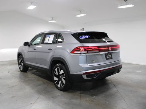 Used 2024 Volkswagen Atlas Cross Sport SE AWD/4WD image 7