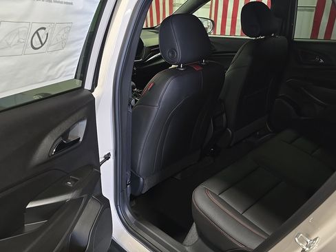 New 2026 Chevrolet Trax RS w/ Sunroof Package image 12