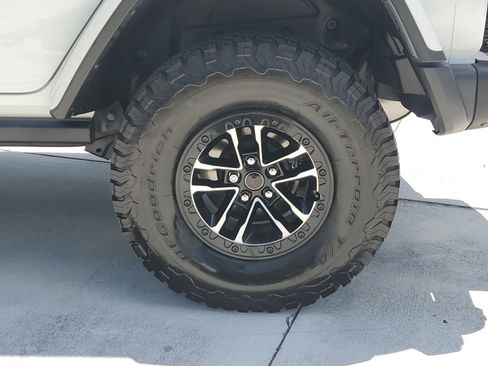 Used 2024 Jeep Wrangler Unlimited Rubicon AWD/4WD image 4