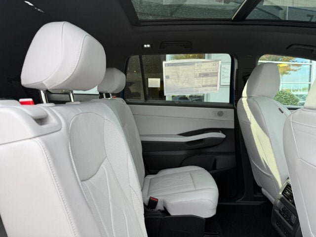 New 2027 Volkswagen Atlas SEL R-Line AWD/4WD image 5
