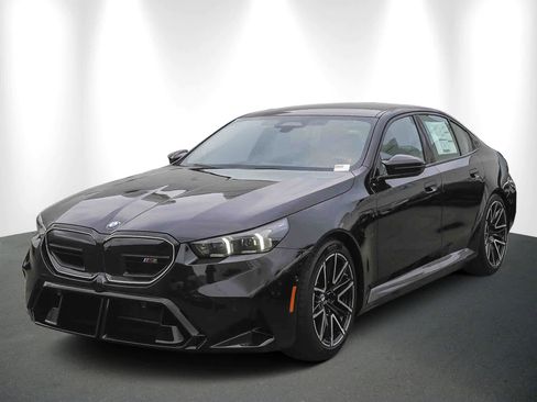 New 2026 BMW M5 w/ Executive Package image 3