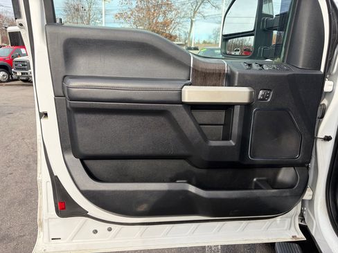 Used 2020 Ford F250 Lariat w/ Chrome Package image 20