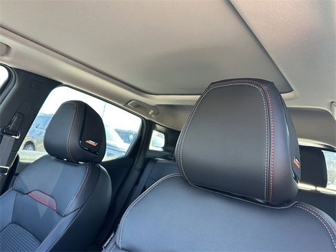 New 2026 Nissan Kicks SR image 25