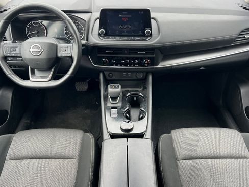 Certified 2025 Nissan Rogue SV image 4