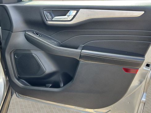 Used 2021 Ford Escape SEL image 37