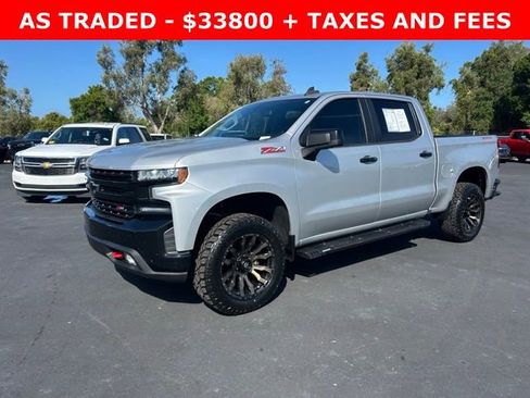 Used 2020 Chevrolet Silverado 1500 LT Trail Boss w/ LPO, Dark Essentials Package image 3