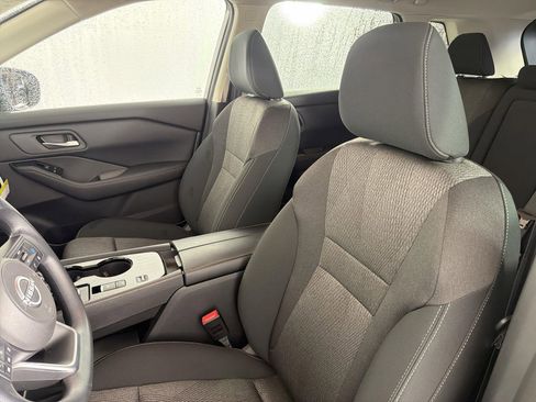 Used 2024 Nissan Rogue SV image 23