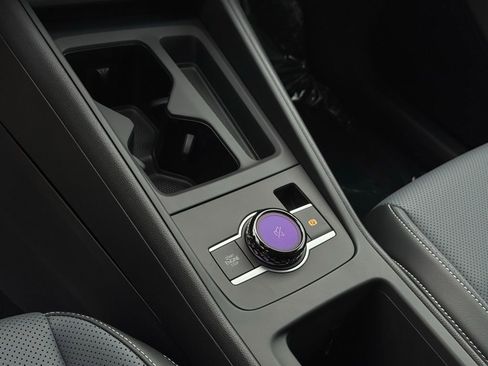 New 2025 Volkswagen Tiguan SE image 24