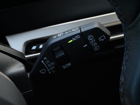 Certified 2025 BMW iX xDrive50 w/ Premium Package AWD/4WD image 36