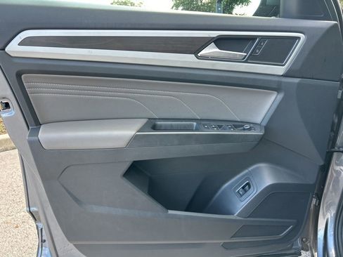 Used 2022 Volkswagen Atlas SE w/ Panoramic Sunroof Package image 11