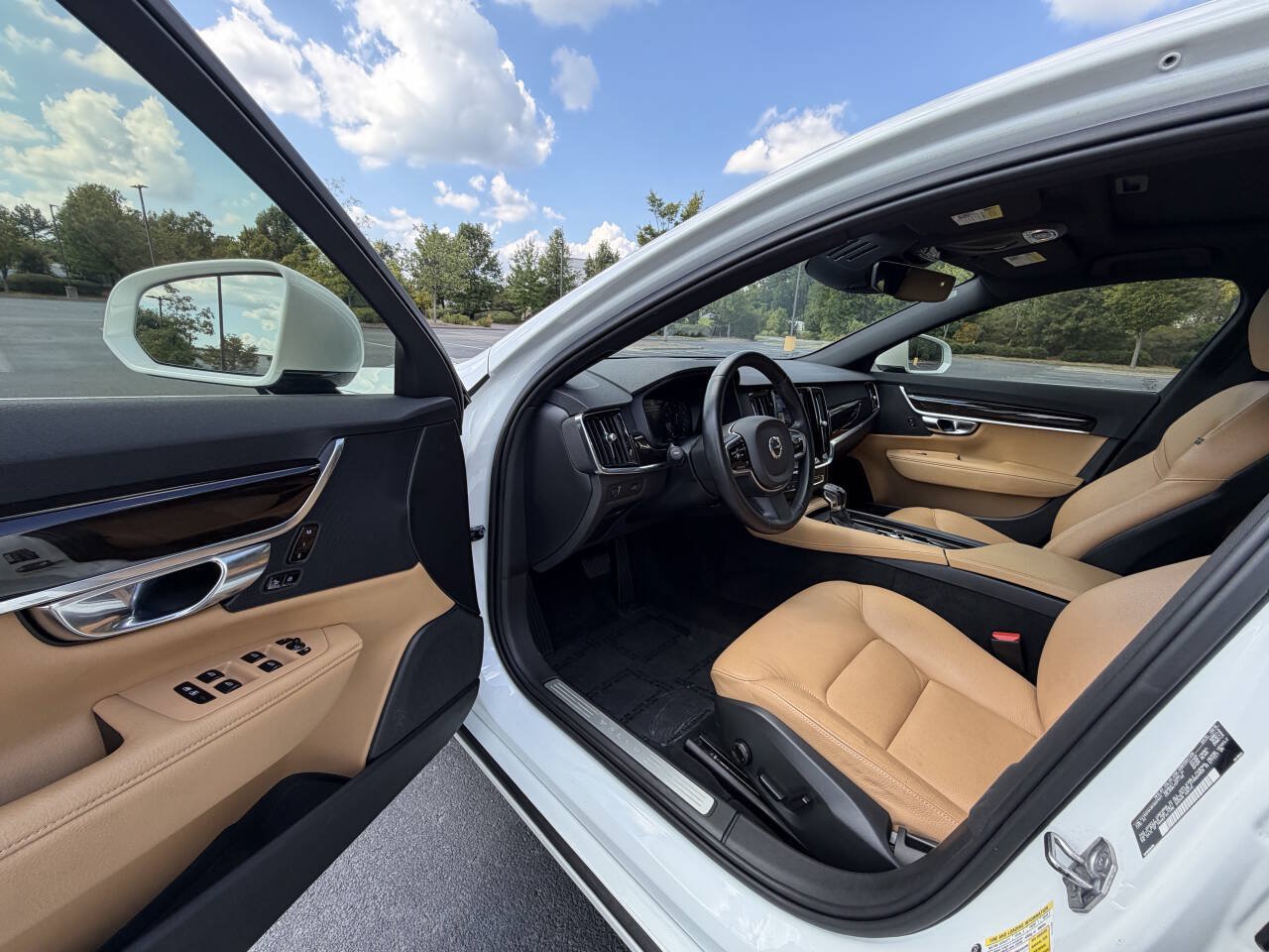 Used 2017 Volvo S90 T5 Momentum w/ Convenience Package FWD image 11