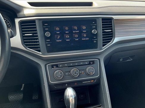 Used 2021 Volkswagen Atlas SE w/ Towing Package AWD/4WD image 9