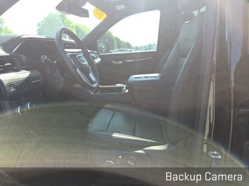 Used 2024 GMC Yukon Denali AWD/4WD image 9