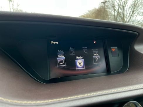 Used 2016 Lexus ES 350 w/ Premium Package w/Wood Trim image 40