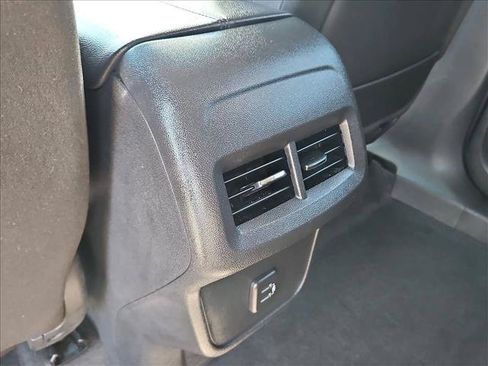 Used 2023 GMC Terrain SLE w/ Driver Convenience Package FWD image 17