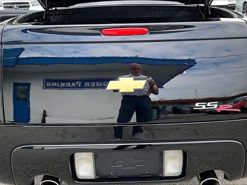 Used 2006 Chevrolet SSR w/ Preferred Equipment Group image 20