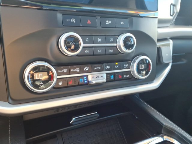 Used 2024 Ford Expedition Max XLT AWD/4WD image 21