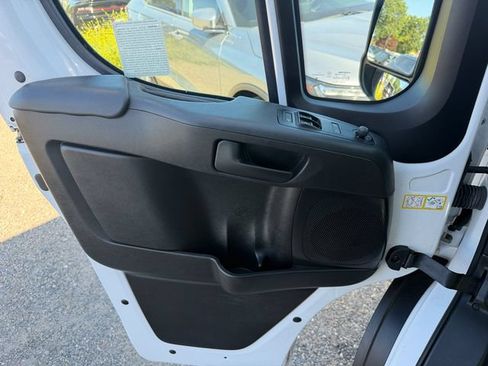 Used 2024 RAM ProMaster 2500 w/ Convenience Group FWD image 13