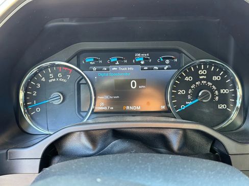 Used 2017 Ford F150 Lariat image 2