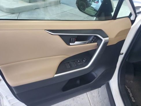 Used 2019 Toyota RAV4 XLE Premium w/ Cold Weather Package AWD/4WD image 13