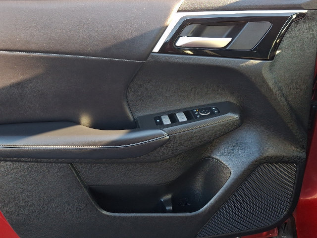 Used 2023 Mitsubishi Outlander SE AWD/4WD image 14