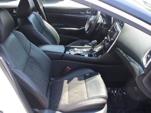 Used 2023 Nissan Maxima SR w/ Sport Mat Group FWD image 15