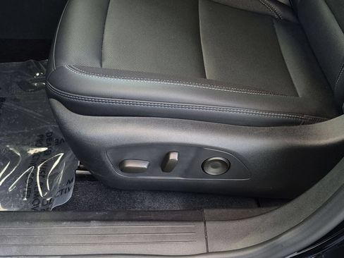 Used 2024 Chevrolet Equinox EV LT FWD image 22