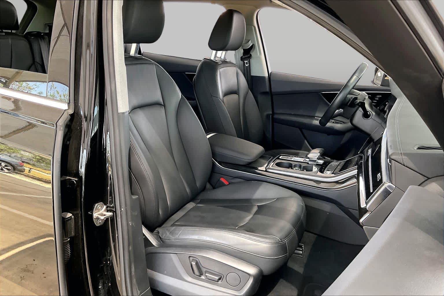 Used 2023 Audi Q7 2.0T Premium w/ Convenience Package AWD/4WD image 9