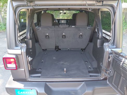 Used 2021 Jeep Wrangler Unlimited Sport AWD/4WD image 16