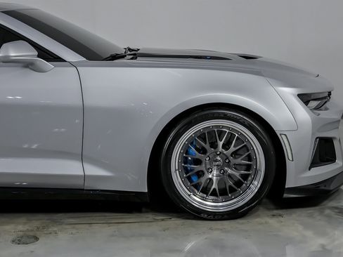 Used 2017 Chevrolet Camaro ZL1 RWD image 15