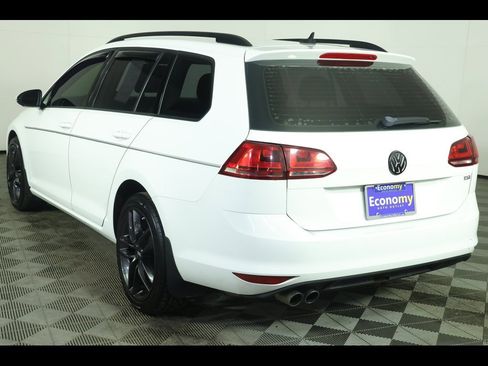 Used 2015 Volkswagen Golf S image 13
