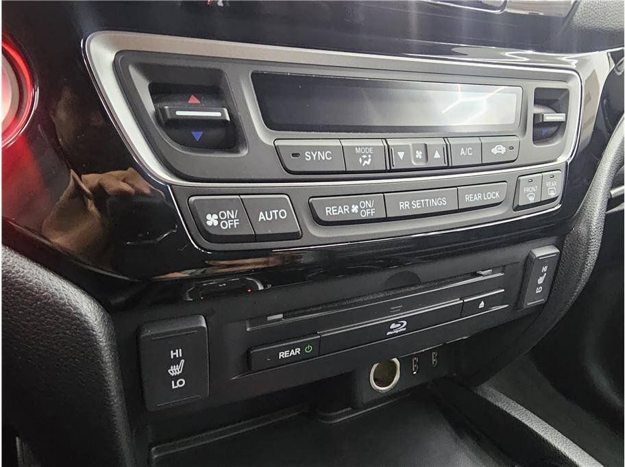 Used 2017 Honda Pilot Touring image 21