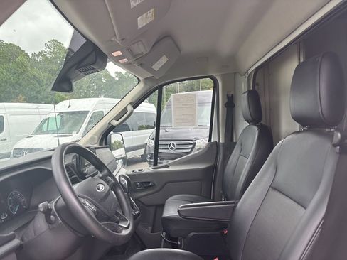 Used 2022 Ford Transit 350 DRW image 43