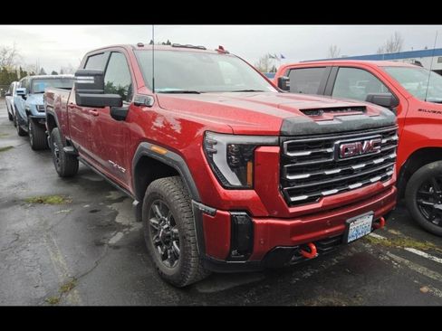 Used 2025 GMC Sierra 2500 AT4 w/ AT4 Premium Plus Package image 3