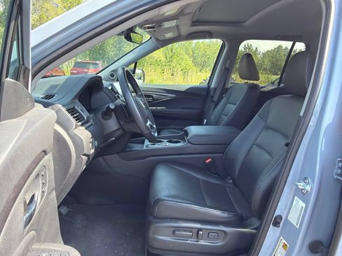 Used 2025 Honda Ridgeline RTL image 12