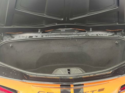 Used 2022 Chevrolet Corvette Stingray Preferred Conv w/ Z51 Performance Package RWD image 29