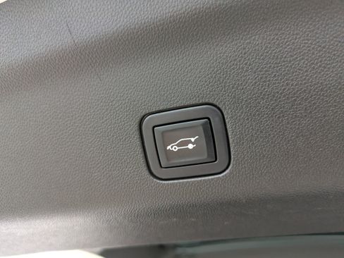 Used 2023 GMC Yukon Denali Ultimate image 15