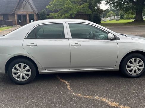 Used 2012 Toyota Corolla L image 9