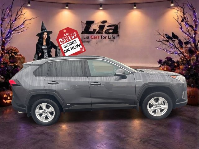 Used 2020 Toyota RAV4 XLE w/ Convenience Package AWD/4WD image 2