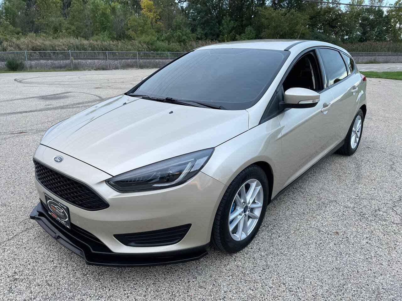 Used 2018 Ford Focus SE w/ Cold Weather Package FWD image 9