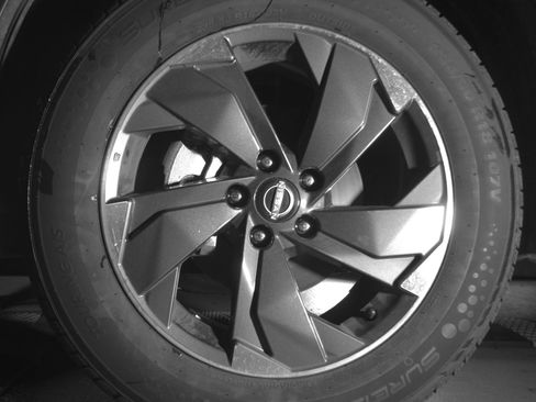 Used 2025 Nissan Rogue SV image 12